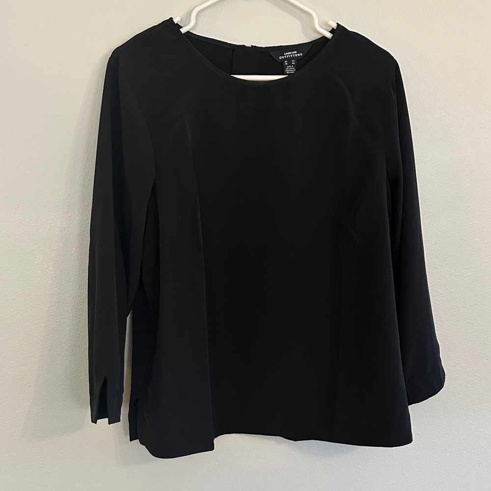 Black Long-Sleeve Round Neck Blouse